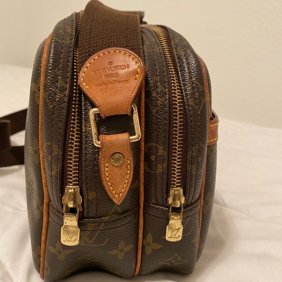 Louis Vuitton Reporter Bag - Picture 5 of 16